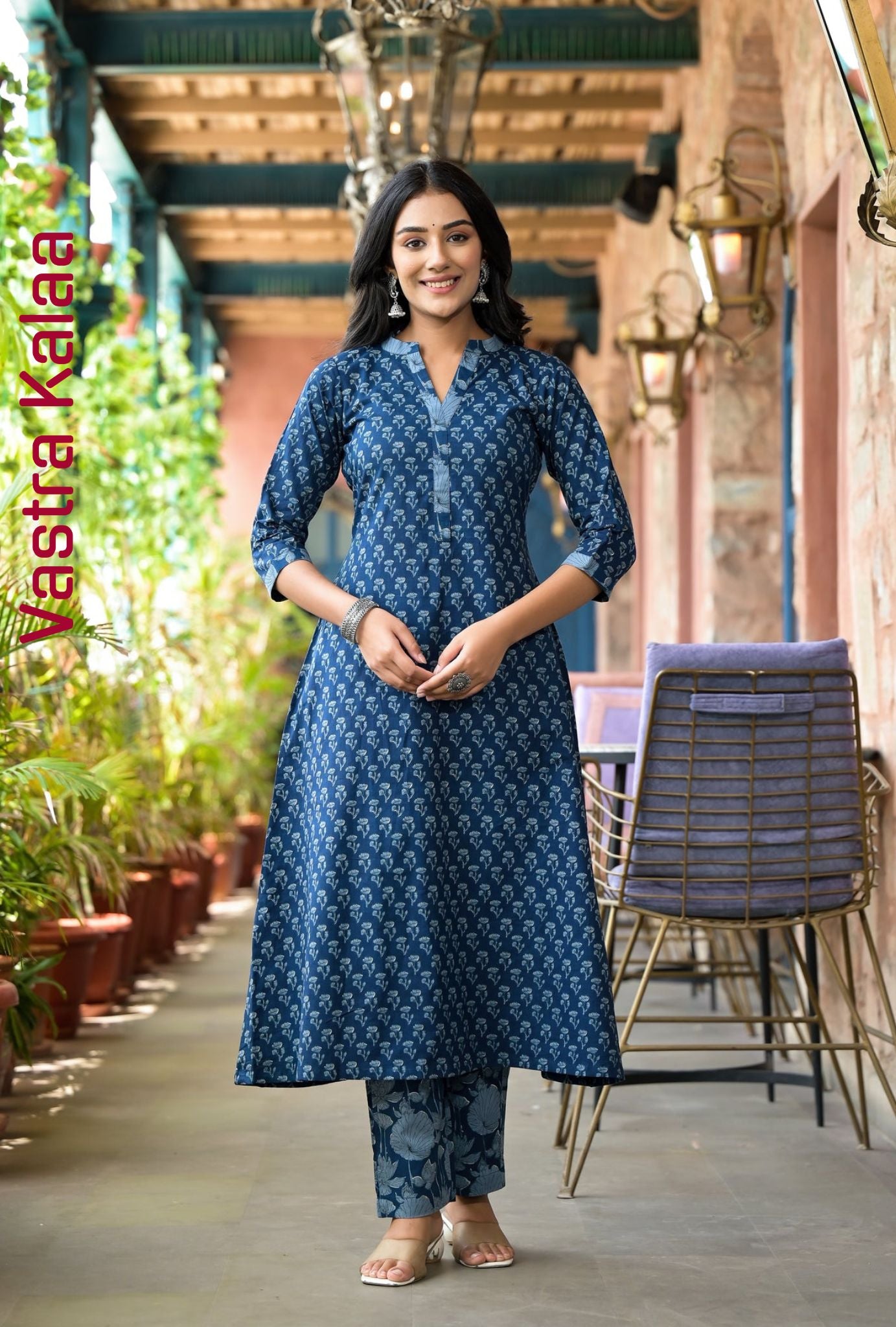 Poly Rayon Blue With Floral Pattern Regular V-Neck Kurta Set