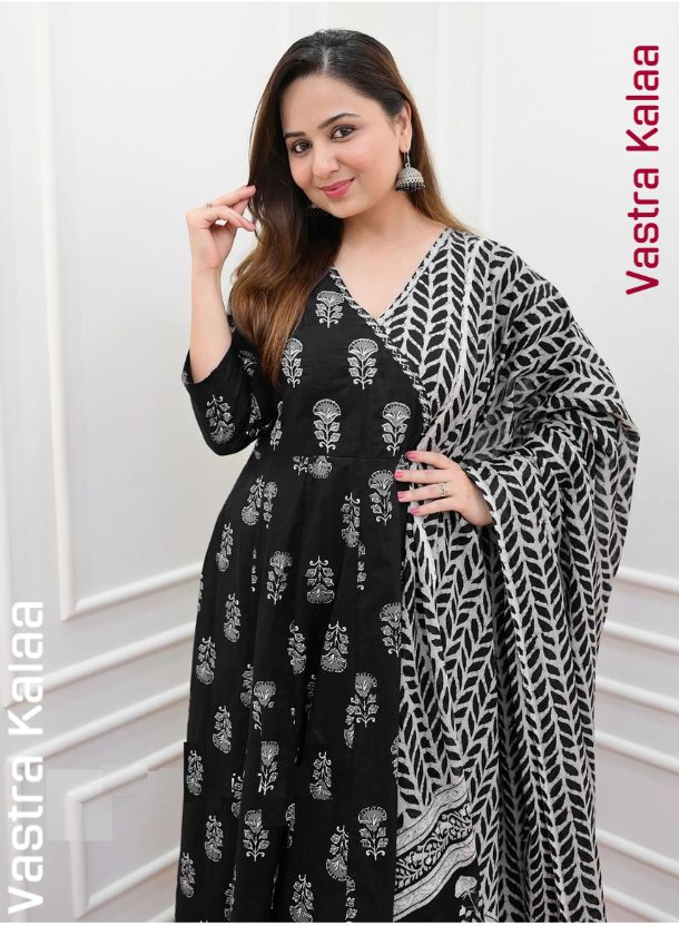 Poly Rayon Black With White Floral Pattern Regular V-Neck Kurta Set