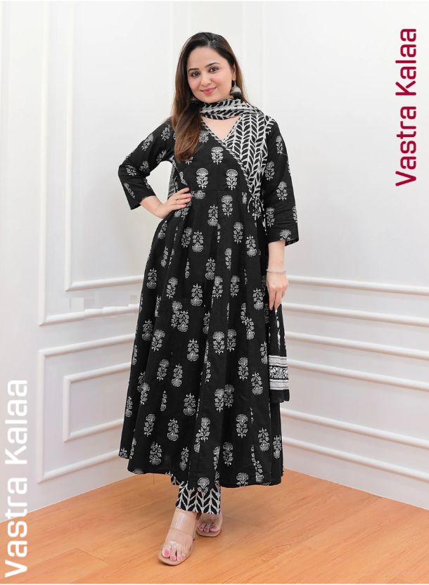 Poly Rayon Black With White Floral Pattern Regular V-Neck Kurta Set